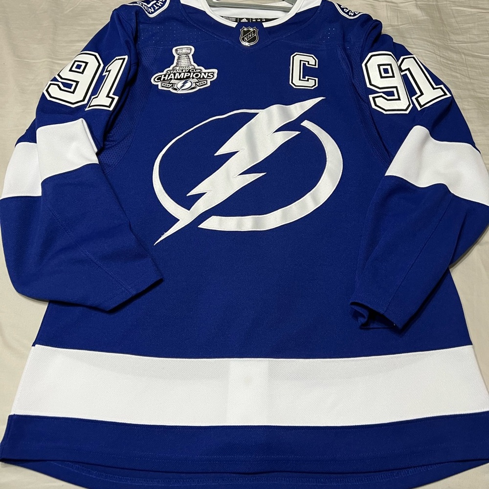 Authentic Tampa Bay Lightning Stamkos jersey size 46 small home jersey